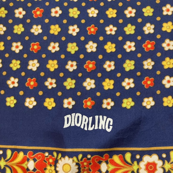 ❗️RARE❗️ Dior ‘Diorling’ 60s Silk Scarf - Picture 2 of 4
